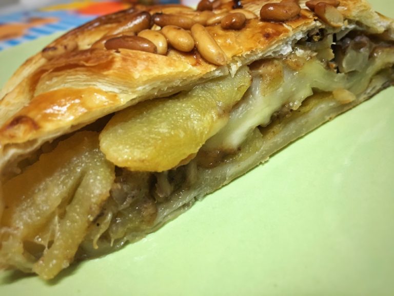 Hojaldre de peras y queso fresco